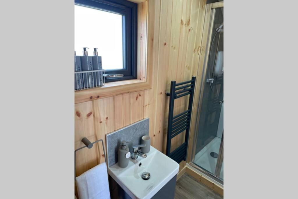 Allt Yelkie Pod Dha, Earlish Buitenkant foto